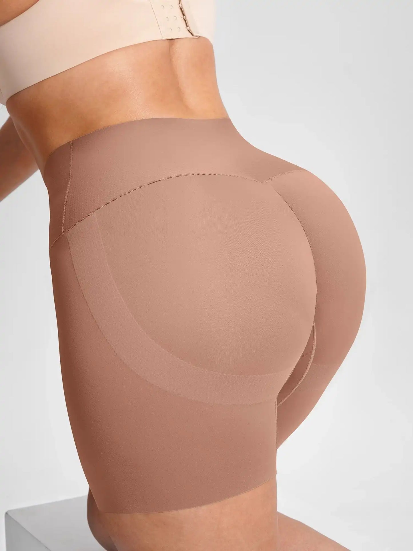 Smoothing Seamless Shorts